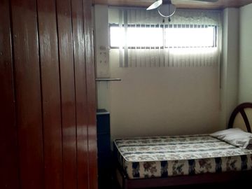 Venta de propiedad comercial para consultorios o residencia estudiantil