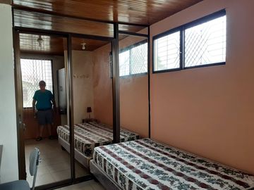 Venta de propiedad comercial para consultorios o residencia estudiantil