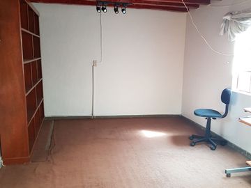 OPORTUNIDAD CASA EN VENTA ALAMEDA TOLUCA, EXCELENTE UBICACION A UN COSTADO DEL CENTRO COMERCIALPASEO MOLINO
