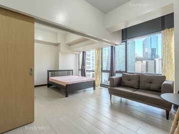 EXECUTIVE STUDIO; GREENBELT HAMILTON TOWER 2 MAKATI CITY FOR SALE