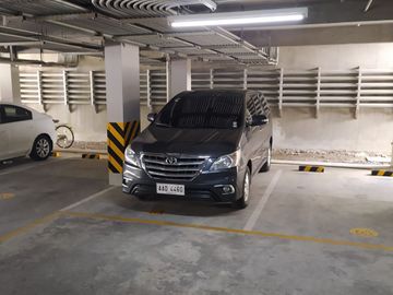 Availablle for Sale 3 Bedroom Unit with Parking Slot for Sale in Acacia Estates Taguig City