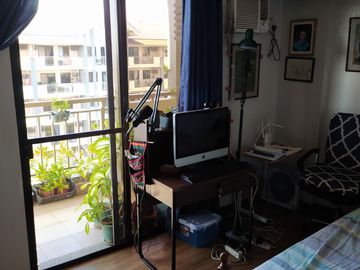 Availablle for Sale 3 Bedroom Unit with Parking Slot for Sale in Acacia Estates Taguig City