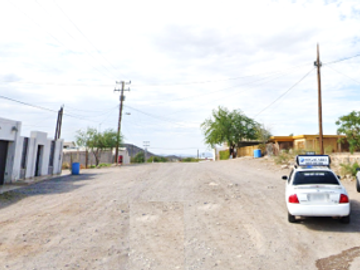 SE VENDE CASA CON TERRENO Y CONSTRUCCIÓN BODEGA