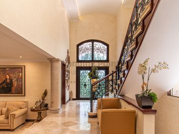 Casa en Venta Bosques de San Angel Sector Palmilla San Pedro