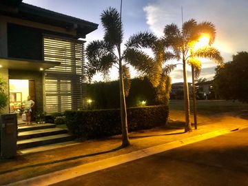 Pre-ownhed modern r house for sale inside the Mansions South Forbes