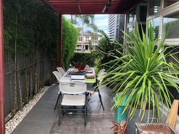 Pre-ownhed modern r house for sale inside the Mansions South Forbes