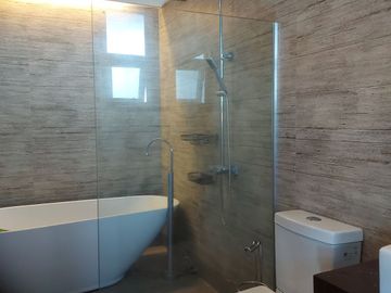 Pre-ownhed modern r house for sale inside the Mansions South Forbes