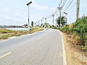 ขายที่ดิน บางพลี เนื้อที่ 10-1-24 ไร่ ต.ศรีษะจระเข้ใหญ่ บางเสาธง บางนา-ตราด กม.23 ขาออก ผังสีม่วง ติดถนนตัดใหม่ 8 เลน ใกล้สนามบินสุวรรณภูมิ ขายถูก ไร่