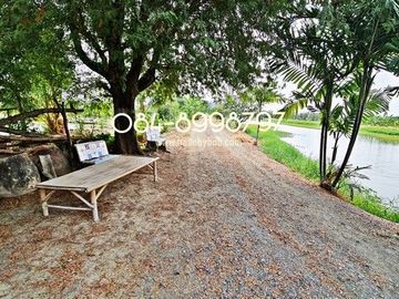 ขายที่ดิน บางพลี เนื้อที่ 10-1-24 ไร่ ต.ศรีษะจระเข้ใหญ่ บางเสาธง บางนา-ตราด กม.23 ขาออก ผังสีม่วง ติดถนนตัดใหม่ 8 เลน ใกล้สนามบินสุวรรณภูมิ ขายถูก ไร่
