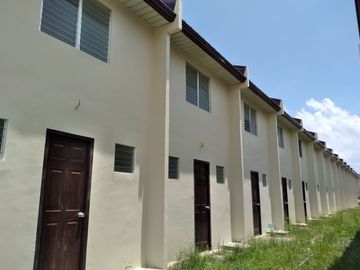 DECA HOMES STA. BARBARA 2 Storey Socialized Unit