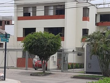 VENDO LINDO DEPARTAMENTO EN URB. RESIDENCIAL HIGUERETA