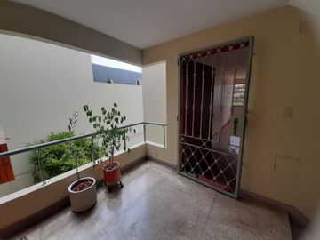 VENDO LINDO DEPARTAMENTO EN URB. RESIDENCIAL HIGUERETA