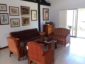 HERMOSA CASA CAMPETRE CON LOTE EN UNIDAD CERRADA