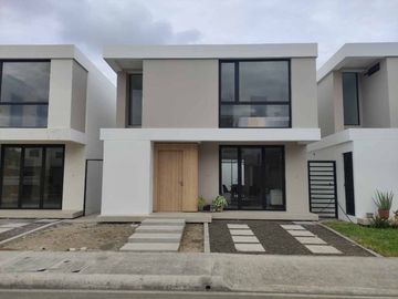 casa en urbanización de venta en Portoviejo