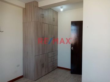 Alquilo Departamento Urb. Monterrico Ii. C.Delgado