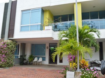 casa en venta en conjunto en Ricaurte- Cundinamarca