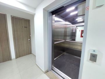 APARTAMENTO MODERNO CON PARQUEADERO PROPIO - En Madird, Cundinamarca