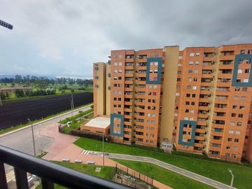 APARTAMENTO MODERNO CON PARQUEADERO PROPIO - En Madird, Cundinamarca
