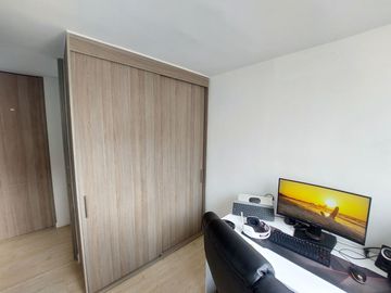 APARTAMENTO MODERNO CON PARQUEADERO PROPIO - En Madird, Cundinamarca