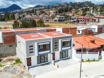 ESPECTACULAR CONDOMINIO DE CASAS  NUEVAS POR ESTRENAR EN CHARASOL