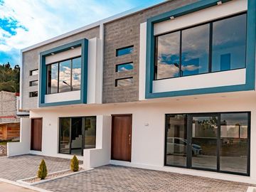ESPECTACULAR CONDOMINIO DE CASAS  NUEVAS POR ESTRENAR EN CHARASOL