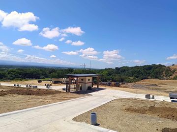 WITH HIGH-END HOTEL AND RESORT! HOT CAKE! INVEST IN MONTANA MISORA HOMES! STOP RENTING! RENTAL OR AIRBNB BUSINESS!