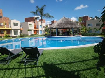 Casa en Venta con alberca, 3 recamaras a 15 minutos de Cuernavaca en Xochitepec Morelos