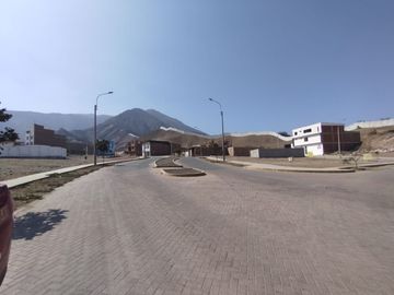 VENTA DE CASA EN MODERNA URB. SAN ANTONIO DE PACHACAMAC