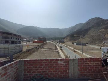 VENTA DE CASA EN MODERNA URB. SAN ANTONIO DE PACHACAMAC