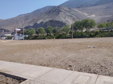 VENTA DE CASA EN MODERNA URB. SAN ANTONIO DE PACHACAMAC