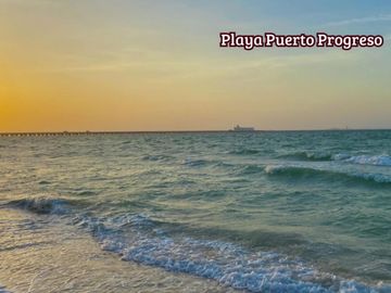 Condominio  con alberca privada y cuarto de servicio, Bar de la piscina, cine, venta, Zona Norte, Merida.