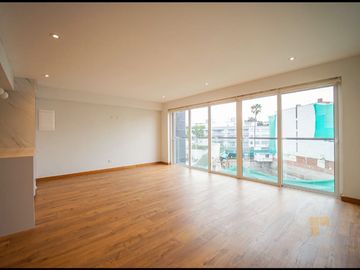 ¡VENDO EN CHACARILLA! PRECIOSO DEPARTAMENTO DÚPLEX CON AMPLIA TERRAZA Y LINEA BLANCA
