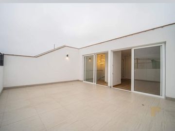 ¡VENDO EN CHACARILLA! PRECIOSO DEPARTAMENTO DÚPLEX CON AMPLIA TERRAZA Y LINEA BLANCA