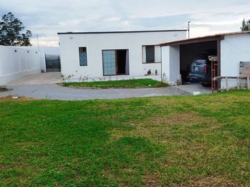 CASA DE VENTA en el QUINCHE, con terreno