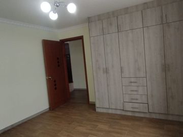 CASA DE VENTA en el QUINCHE, con terreno