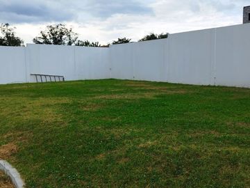 CASA DE VENTA en el QUINCHE, con terreno