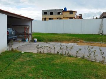 CASA DE VENTA en el QUINCHE, con terreno