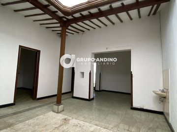 Se Arrienda o se Vende Casa en Cabecera cra 33a - Buacaramanga