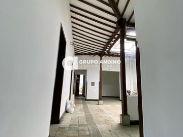 Se Arrienda o se Vende Casa en Cabecera cra 33a - Buacaramanga