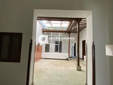 Se Arrienda o se Vende Casa en Cabecera cra 33a - Buacaramanga