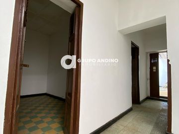 Se Arrienda o se Vende Casa en Cabecera cra 33a - Buacaramanga