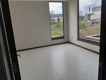 VENDO O RENTO CASA CON COLINDANCIA A CAMPO DE GOLF EN EL BOSQUE COUNTRY CLUB