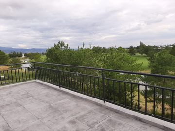 VENDO O RENTO CASA CON COLINDANCIA A CAMPO DE GOLF EN EL BOSQUE COUNTRY CLUB