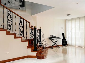 Excepcional casa esquinera en conjunto residencial con 230 m2. Pinares. Pereira - Colombia.