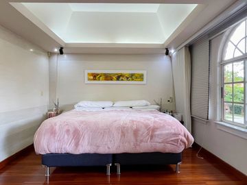 Excepcional casa esquinera en conjunto residencial con 230 m2. Pinares. Pereira - Colombia.