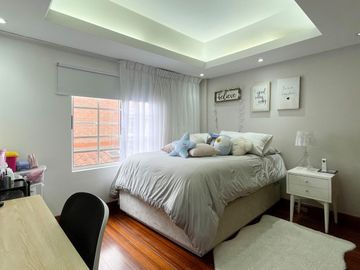 Excepcional casa esquinera en conjunto residencial con 230 m2. Pinares. Pereira - Colombia.