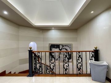 Excepcional casa esquinera en conjunto residencial con 230 m2. Pinares. Pereira - Colombia.