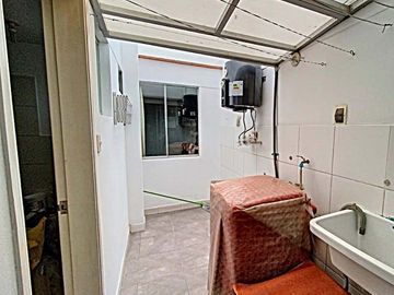 VENDO amplio y cómodo Dpto. 155m2, Av Boulevard, San Borja