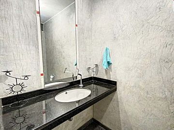 VENDO amplio y cómodo Dpto. 155m2, Av Boulevard, San Borja