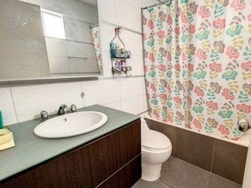 VENDO amplio y cómodo Dpto. 155m2, Av Boulevard, San Borja